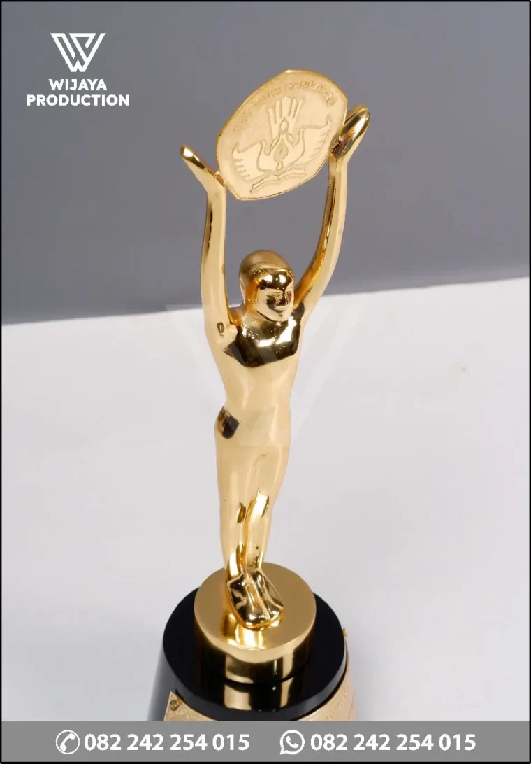 Detail Piala Apresiasi GTK Inspiratif