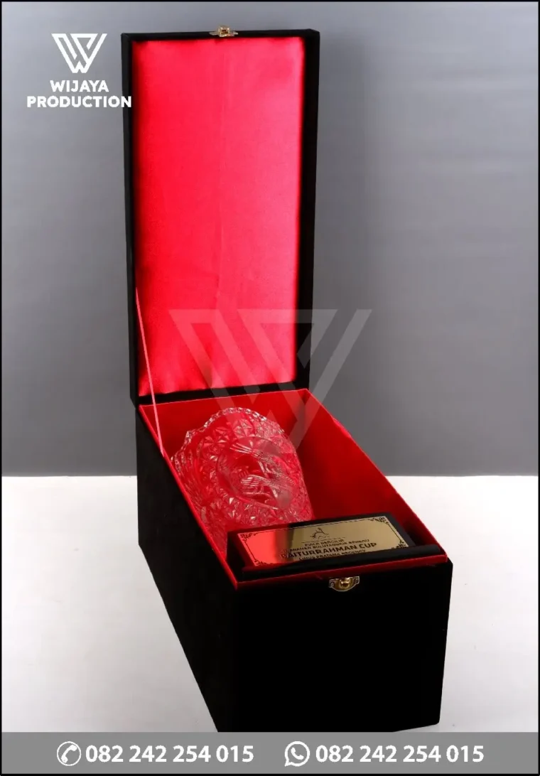 Box TR194 Piala Bergilir Turnamen Bulutangkis Beregu Baiturrahman Cup