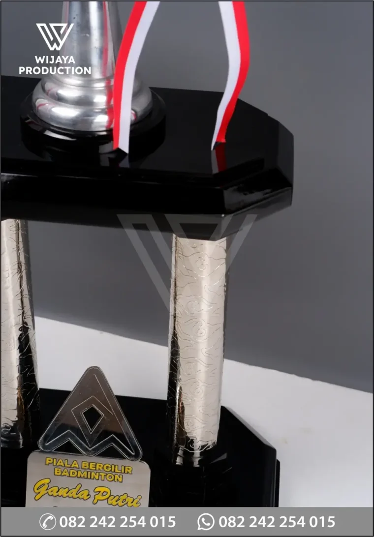 Detail TR209 Piala Bergilir Badminton Ganda Putri AAA Cup