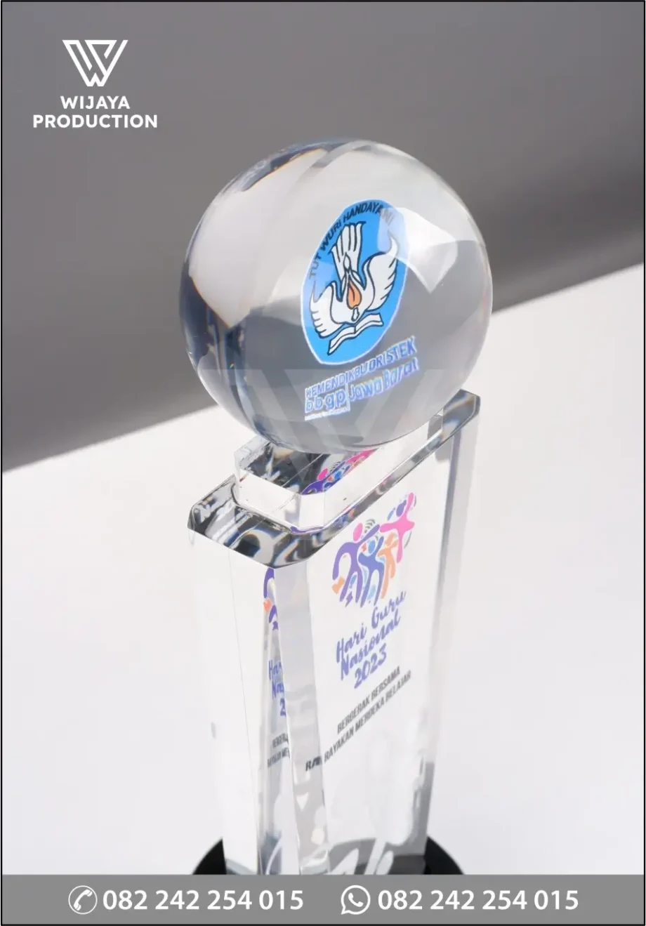 TR225 Piala Resin Juara Apresiasi GTK Jawa Barat